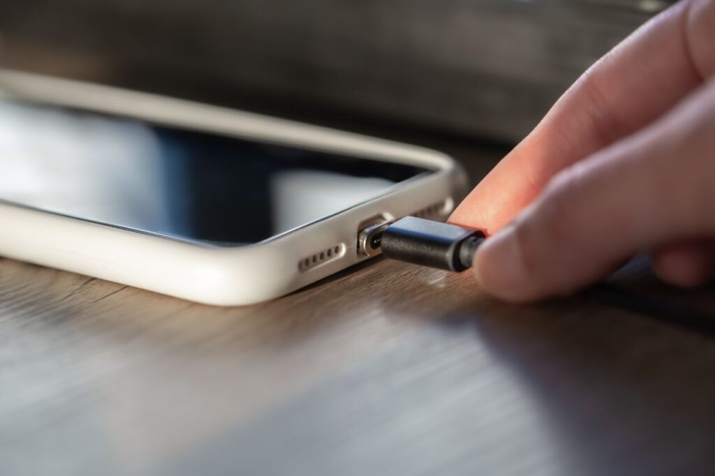How To Add Extra Battery Life To Your Phone Every Single Day